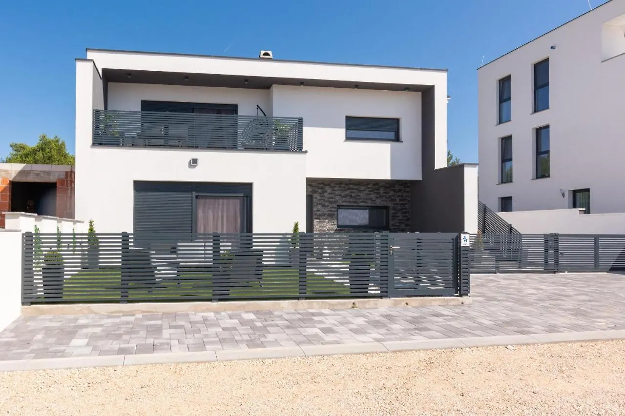 Apartments With A Parking Space Vir - Lozice, Vir - 21759